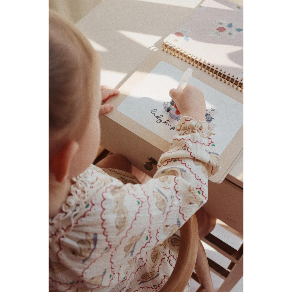 Konges Sløjd: Water Magic Book - Off White - Mess-Free Arts & Crafts for Toddlers 1+ at Acorn & Pip 