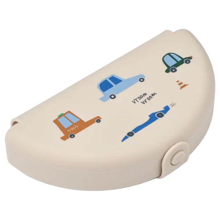 Liewood Eugene foldable silicone snack box for kids featuring fun car designs, perfect for busy days and family outings.