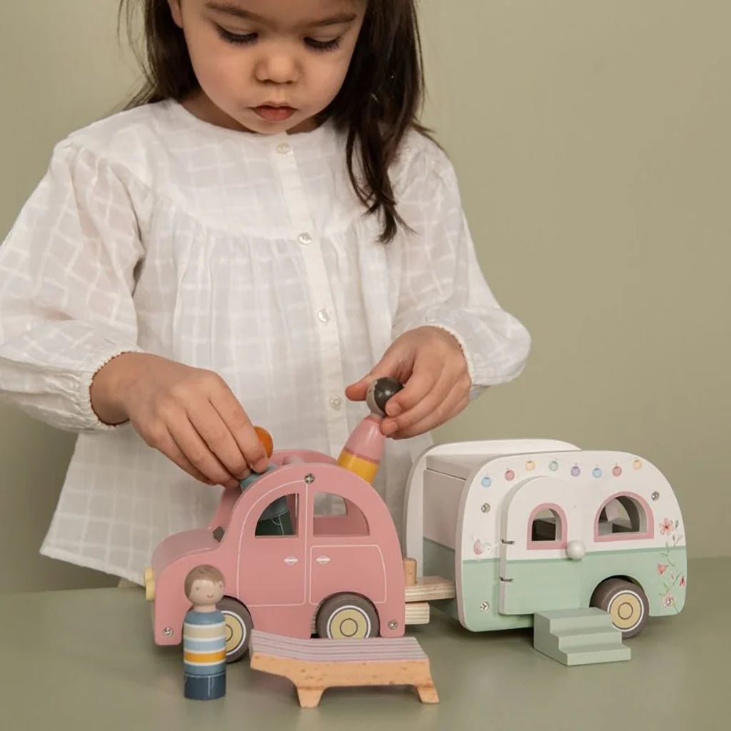 Little Dutch: Toy Car with Caravan - Acorn & Pip_Little Dutch