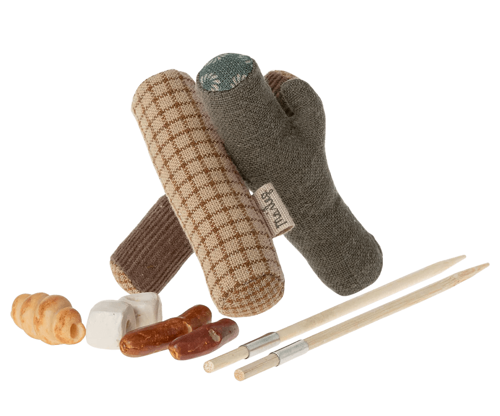 Maileg: Bonfire Set, Mouse - Acorn & Pip_Maileg