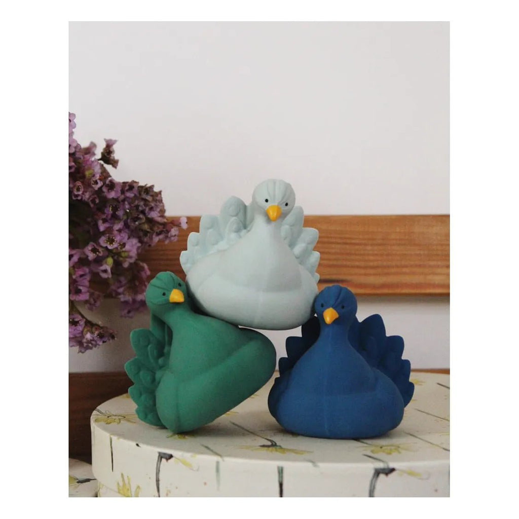 Natruba: Natural Rubber Bath Toy Green - Acorn & Pip_Natruba