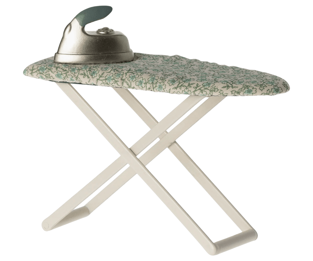 Maileg: Iron & Ironing Board, Mouse - Acorn & Pip_Maileg