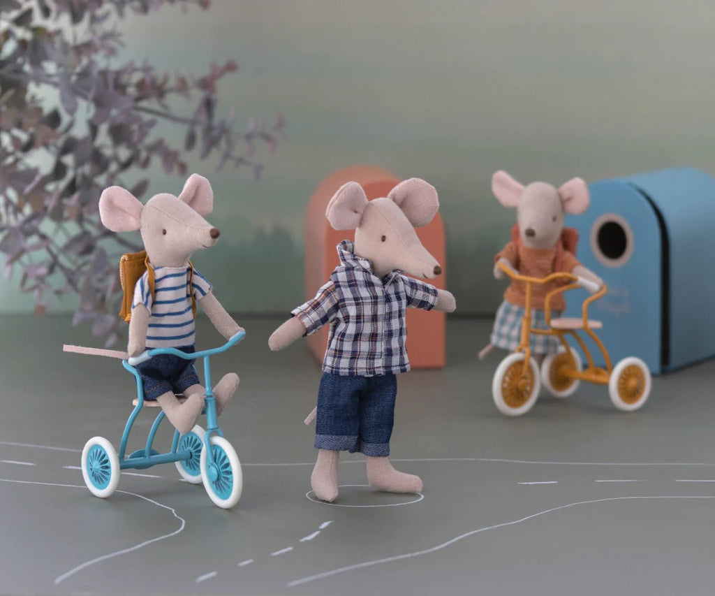 Maileg: Tricycle Mouse, Big Brother with Bag - Acorn & Pip_Maileg