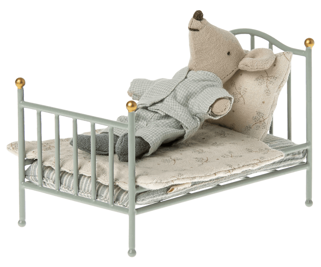 Maileg: Vintage bed, Mouse - Mint - Acorn & Pip_Maileg